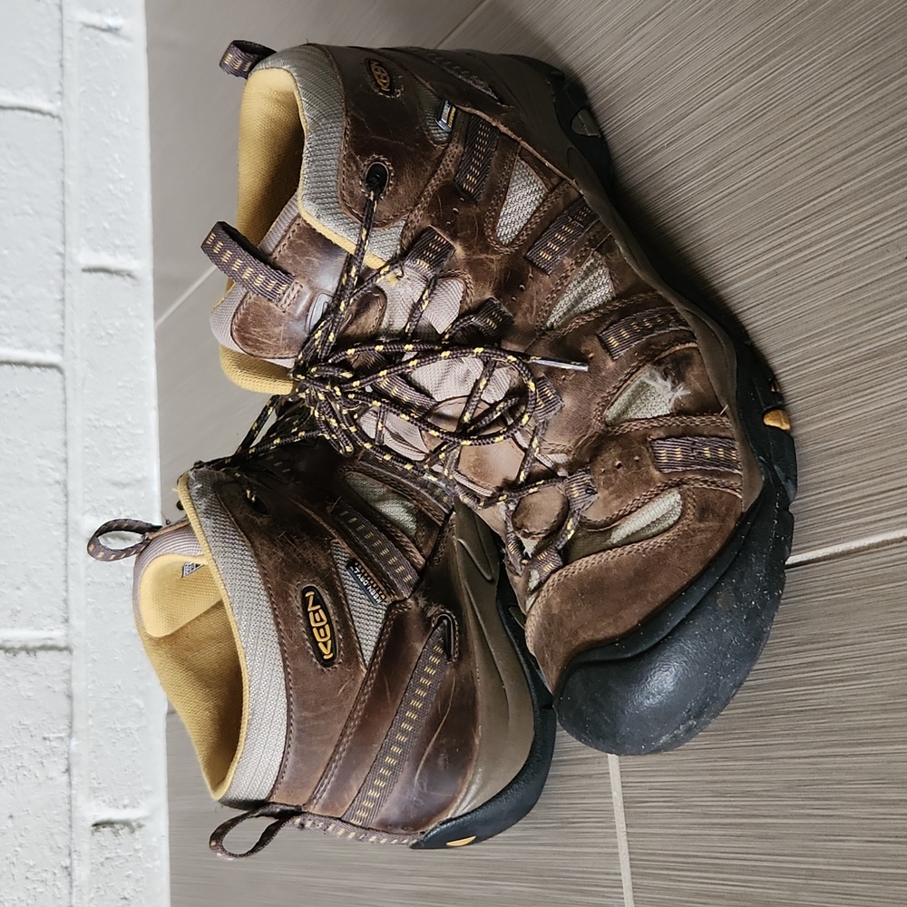 KEEN Siskiyou Mid Waterproof Leather Hiking Boots Sz 13
